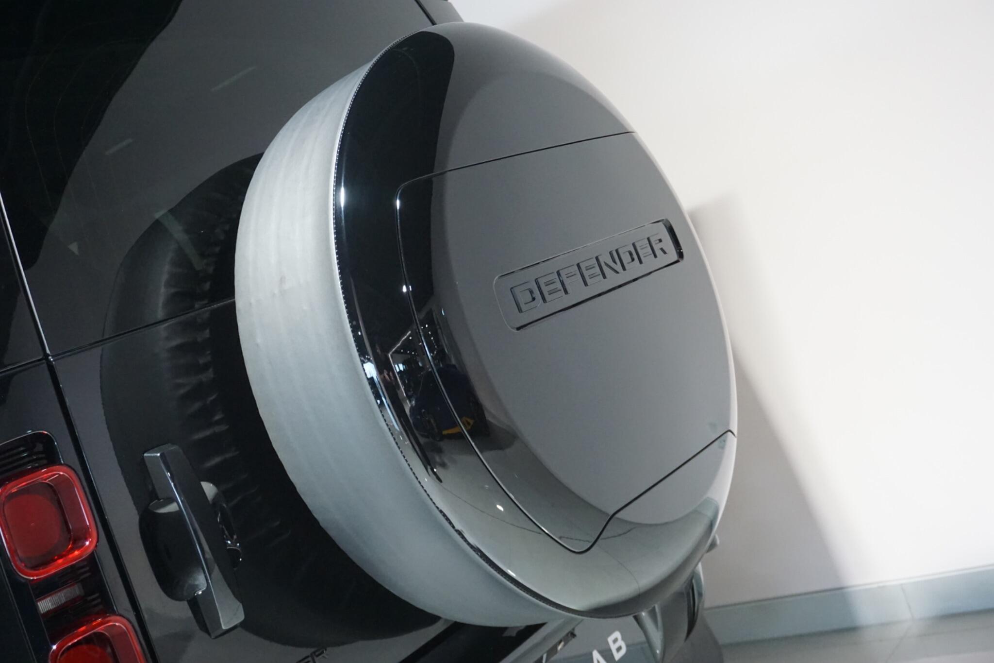 Land Rover Defender 110 3.0 D350 MHEV X-Dynamic HSE SUV 5dr Diesel Auto 4WD Euro 6 (s/s) (350 ps)